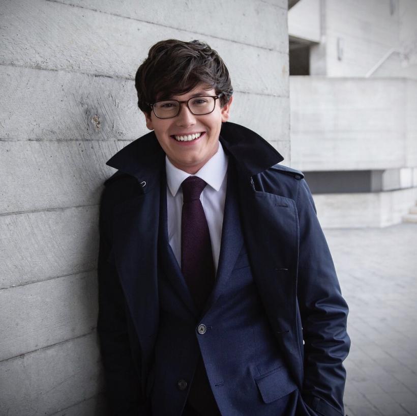 A cântat pentru Majestatea Sa Regina Elisabeta a II-a și sosește la Sala Radio:  pianistul britanic MARTIN JAMES BARTLETT 18872284