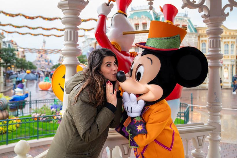 Disneyland Paris angajează peste 8.000 de persoane 18872234