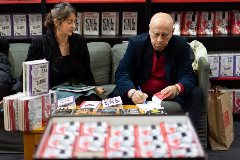 Topul Crime Scene Press la Gaudeamus 2023: romanul Reykjavík, care poartă semnătura premierului Islandei, în preferințele cititorilor români 18872102