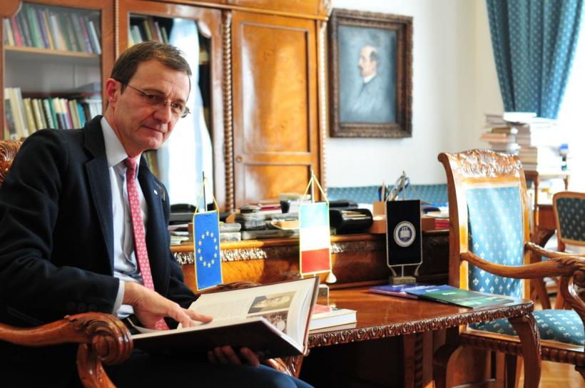 Interviu-eveniment cu președintele Academiei Ioan Aurel Pop: „Asta îi doresc eu țării: să ne țină și să ne redea demnitatea, bucuria de a fi români” 18872590