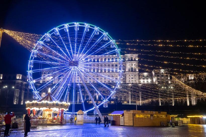 S-au aprins luminițele de Crăciun, în Capitală! Decorațiunile și ghirlandele de pe principalele bulevarde au costat 5 milioane de lei 18872830