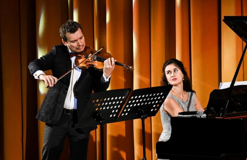 Peste 30 de evenimente organizate de Institutul Cultural Român cu ocazia Zilei Naționale a României 18872656