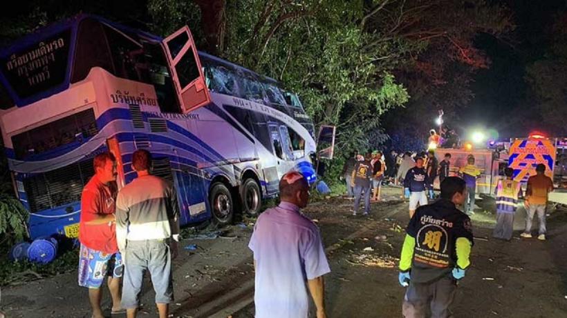 Accident cumplit - 14 morți și autobuzul rupt în două
