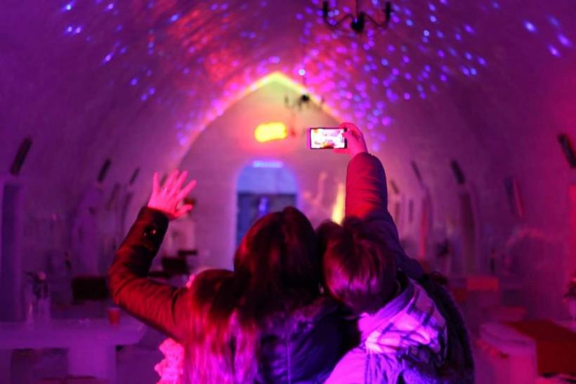 Tehnologie nordică: Hotelul de Gheață de la Bâlea, modelat cu baloane 18873310