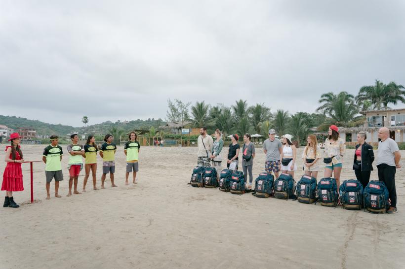 Romică și Cătălin Țociu au câștigat imunitatea mare aseară, la America Express. Diseară, concurenții se lasă duși de val, pentru o sesiune intensă de surfing! 18873462