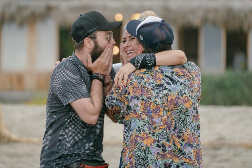 Romică și Cătălin Țociu au câștigat imunitatea mare aseară, la America Express. Diseară, concurenții se lasă duși de val, pentru o sesiune intensă de surfing! 18873467