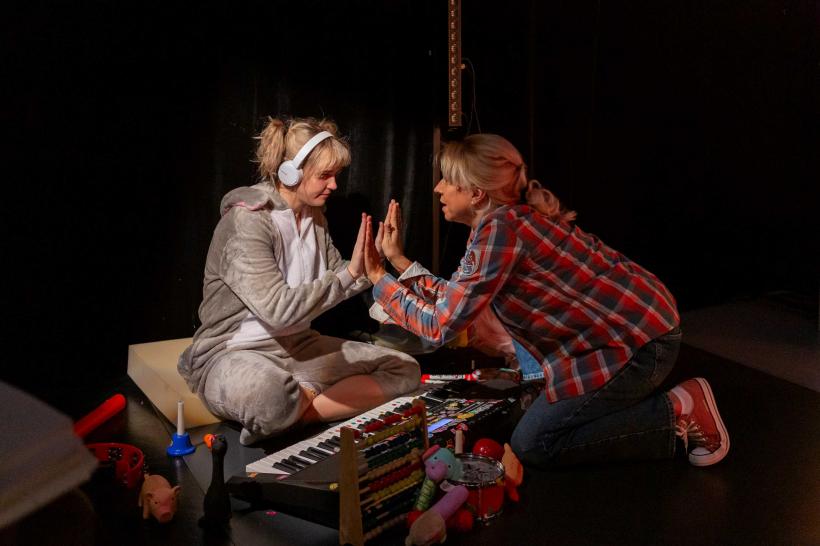 Premiera oficială OAMENI BUNI la Teatrul de Comedie 18873957