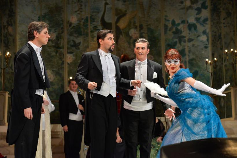 Atmosferă festivă la trecerea dintre ani, pe Scena Operei române clujene! 18874152