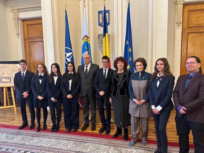 Liceenii Laude-Reut, câștigători ai concursului de eseuri organizat de Curtea Constituțională, de Ziua Constituției României
