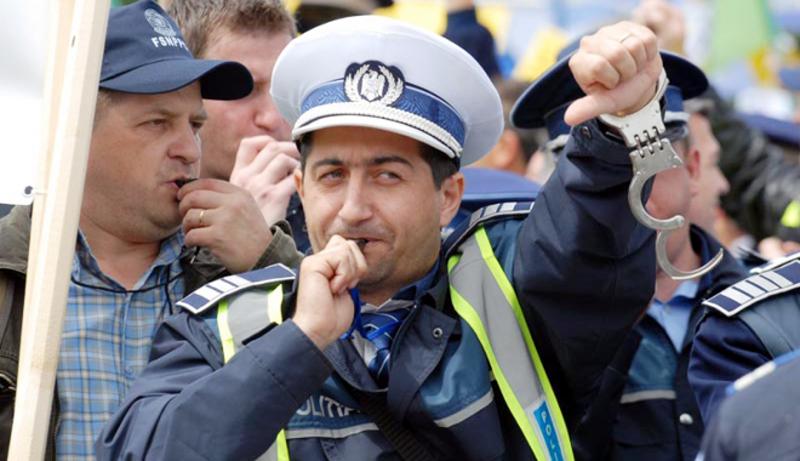 Poliţiştii protestează luni la Ministerul Finanţelor