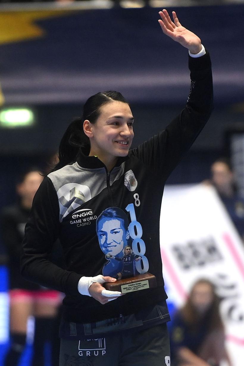 Apus de soare: Final de poveste pentru Cristina Neagu 18874325