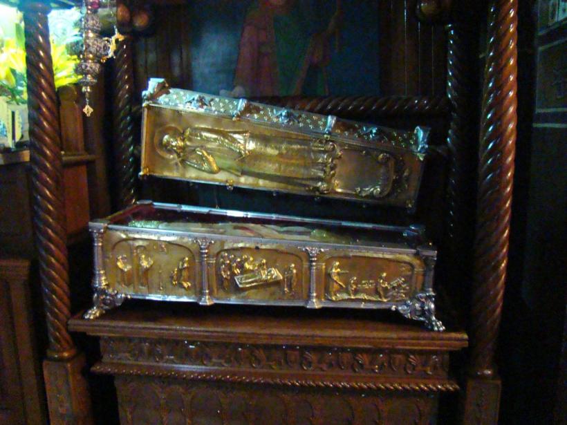 Tainele Sfintei Filofteia, protectoarea Țării Românești 18874337