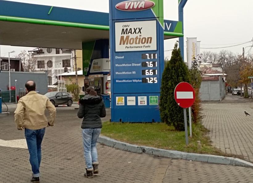 OMV Petrom câștigă la noi pe litru mai mult decât în Austria. Fără taxe, benzina a ajuns la noi mai scumpă decât în Luxemburg 18874352