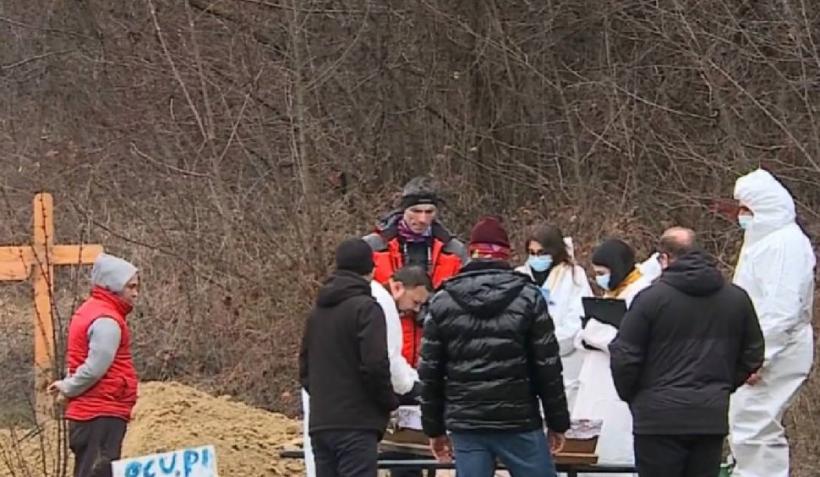 Pacienți morți la azilul groazei din Bărdești, dezgropați de autorități
