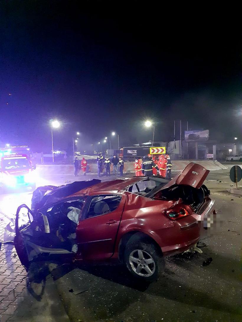 Tragedie la ieșire din Constanța: un tânăr de 24 de ani a murit pe loc după ce a sărit cu bolidul într-un sens giratoriu 18874629