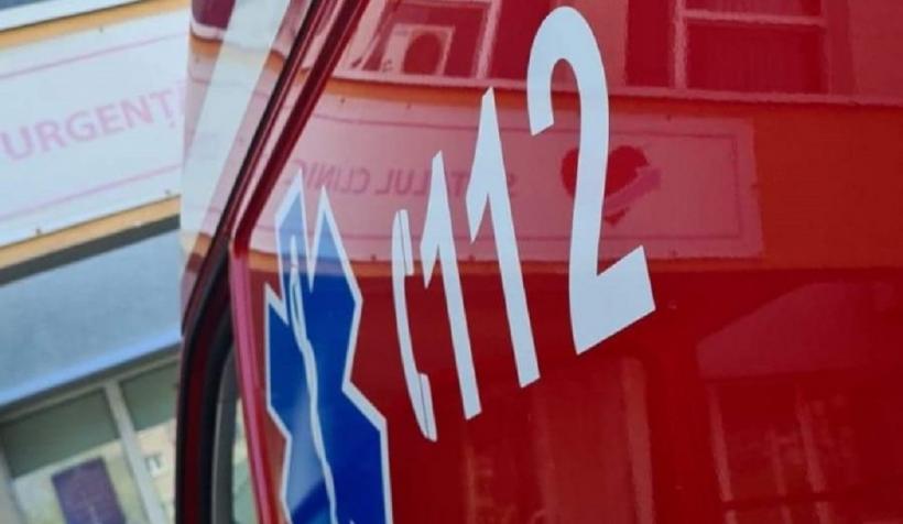 Accident cu 7 victime după o coliziune între un microbuz de transport persoane și un autoturism