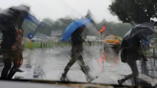 Temperaturi peste medie și ploi slabe în București