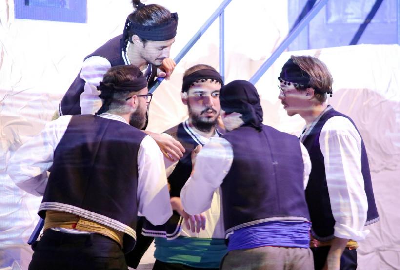 „Zorba Grecul”, după celebra poveste a lui Nikos Kazantzakis, la Teatrul Național Timișoara 18874796