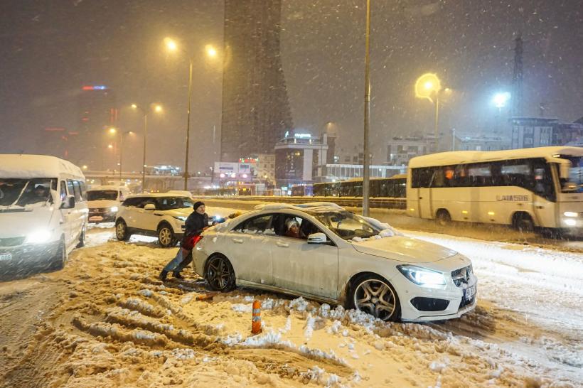 Vreme severă în Bulgaria! MAE a emis atenționare de călătorie. Țara vecină intră sub Coduri portocaliu și galben de ninsoare