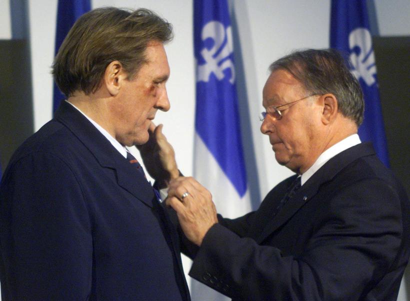 Gerard Depardieu scandalizează Franța, care vrea să-i retragă medalia Legiunea de Onoare  18875405