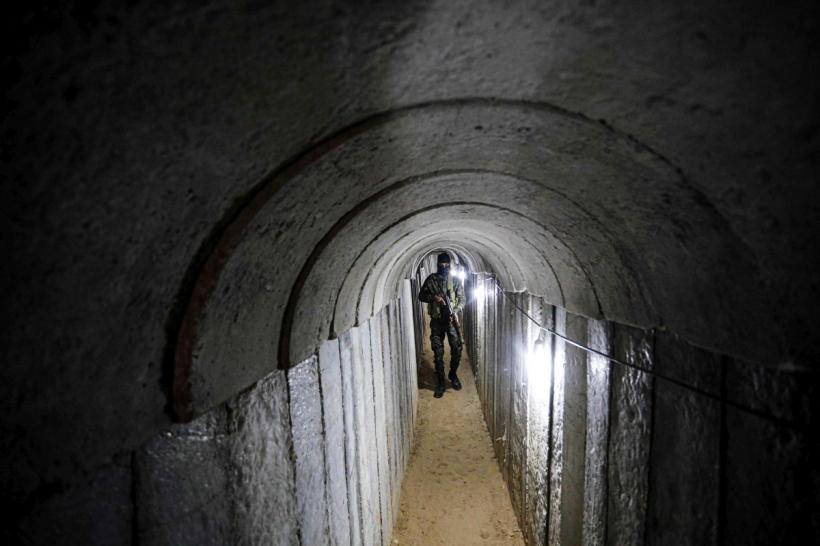 Tertipuri ale teroriștilor: Intrarea într-un tunel Hamas, camuflată cu un pătuț de bebeluș