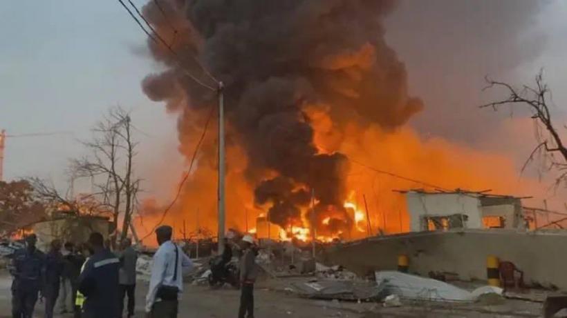 Cel mai mare terminal petrolier din Guineea a explodat. 13 persoane au murit, sute sunt rănite