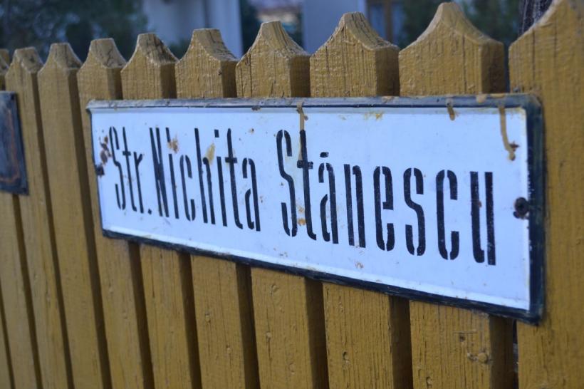 Patru decenii de la moartea omului, nouă decenii de la nașterea poetului. ​​​​​​​Nichita Stănescu, închinăciune de decembrie 18875567