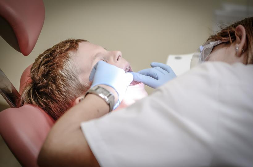 Servicii stomatologice și tratamente dentare pentru persoanele cu tulburare de spectru autist