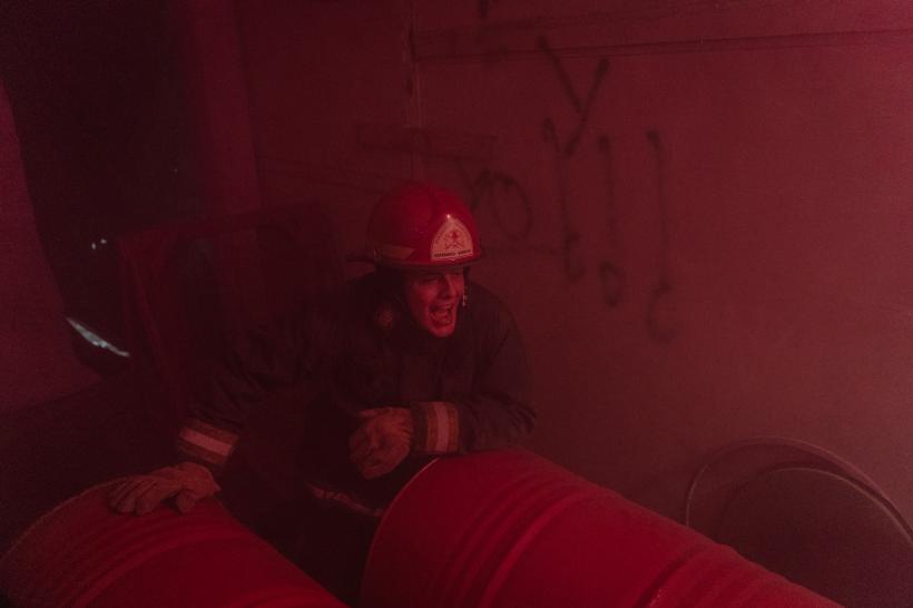 America Express, lider de audiență. Ultima parte a luptei pentru biletul de aur aduce condiții extreme, în regim de urgență: „Nu mai puteam respira din cauza fumului!” 18875899