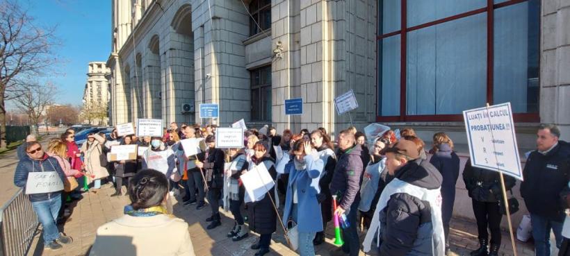 Consilierii de probațiune au protestat în fața Ministerului Justiției