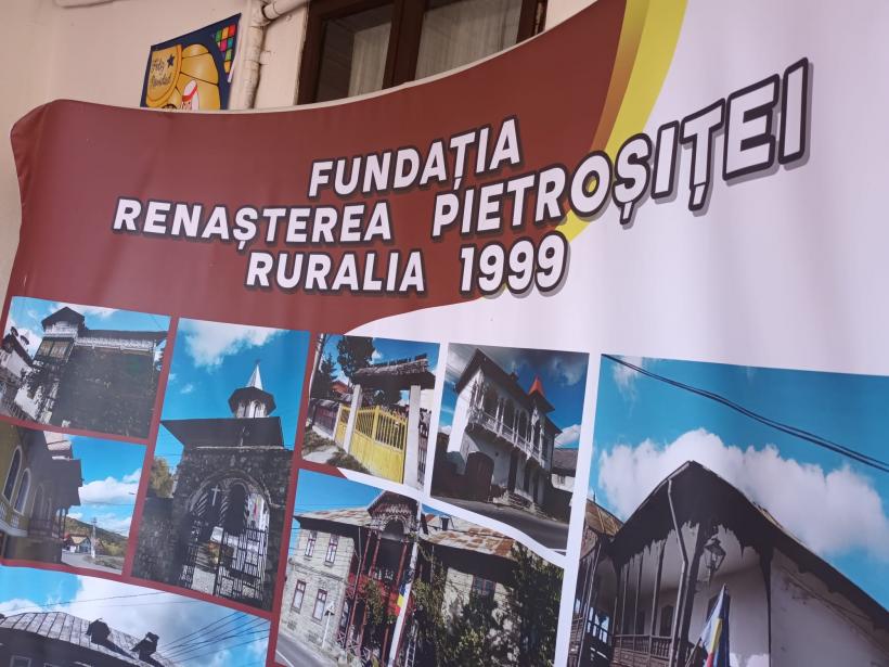 Școala altfel, la colindat, prin sat 18876061