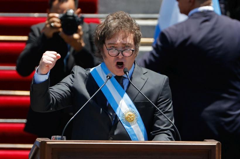 Javier Milei preia cu hotărâre frâiele Argentinei