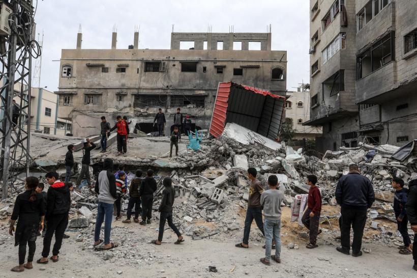  Luptele din Gaza au escaladat dramatic: Israelul bombardează Fâșia, Hamas lansează rachete asupra Tel Aviv-ului 18876361