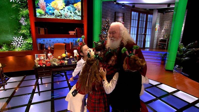 Moș Crăciun ajunge în platoul Ești mai deștept decât un copil de clasa a V-a?  Copiii vedetelor se întrec cu concurenţi inediţi în ediţiile speciale ale emisiunii 18876322