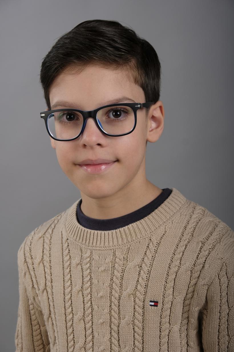 Moș Crăciun ajunge în platoul Ești mai deștept decât un copil de clasa a V-a?  Copiii vedetelor se întrec cu concurenţi inediţi în ediţiile speciale ale emisiunii 18876324