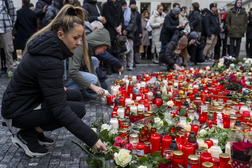 Cehii deplâng victimele împușcăturilor de la universitate