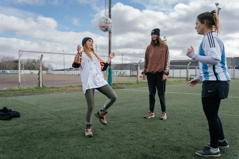 Etapa finală a sezonului 6 America Express începe în această seară: echipele se înfruntă pe terenul de fotbal, în orașul lui Leo Messi 18876724