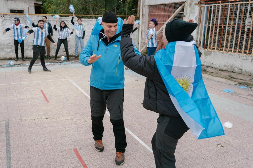 Etapa finală a sezonului 6 America Express începe în această seară: echipele se înfruntă pe terenul de fotbal, în orașul lui Leo Messi 18876725