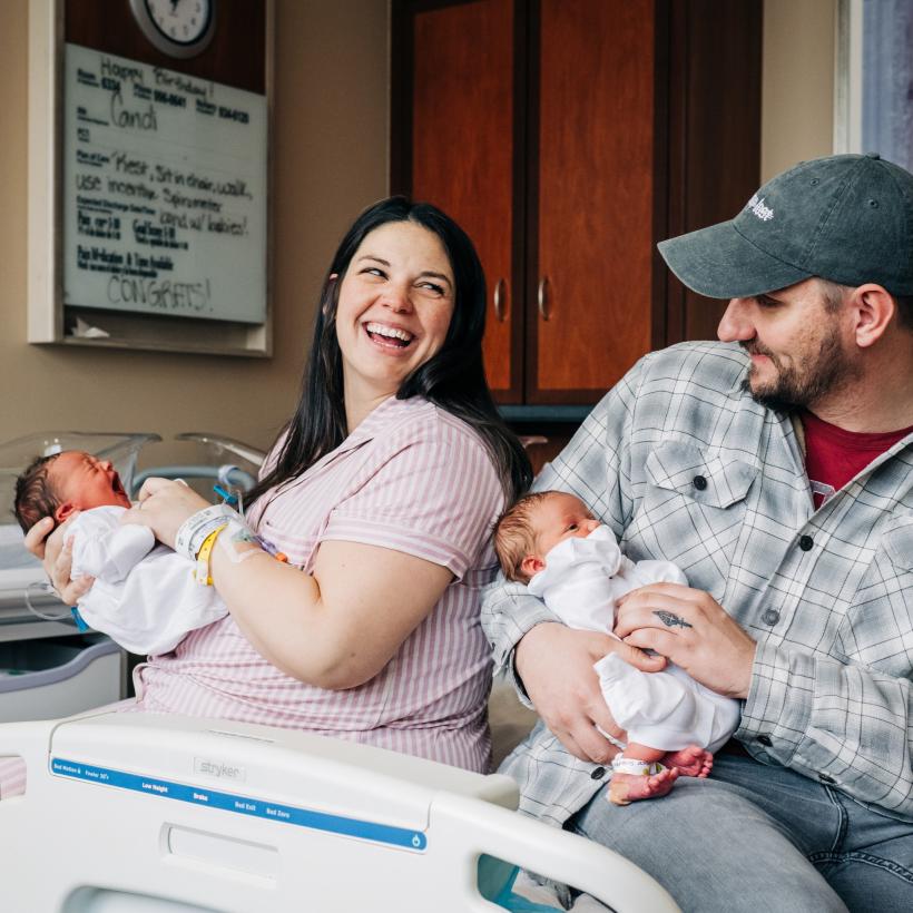 Minune medicală de Crăciun: O femeie a născut două fete gemene, la o zi distanță. Cum a fost posibil? 18876655