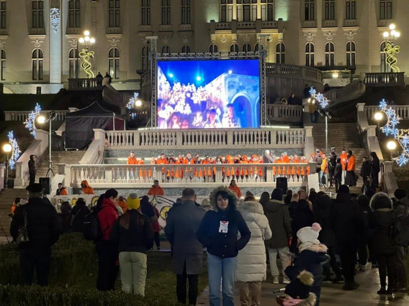 România, un nou record mondial la colindat. Mii de oameni au cântat la Iaşi ”O, ce veste minunată”, alături de părintele Dan Damaschin 18876648