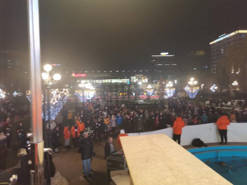România, un nou record mondial la colindat. Mii de oameni au cântat la Iaşi ”O, ce veste minunată”, alături de părintele Dan Damaschin