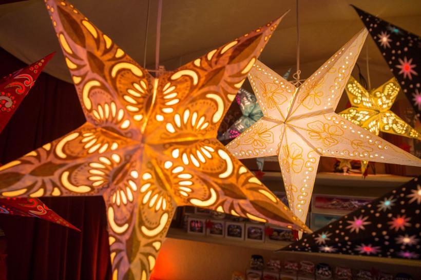 Tradiții ciudate de Crăciun în lume. Pânza de păianjen pusă în brad, aducătoare de noroc 18875805