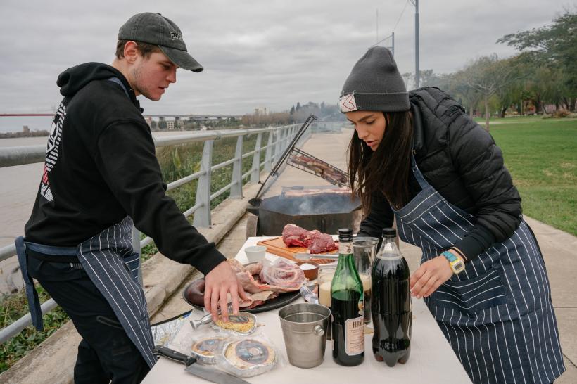 Giulia și Vlad Huidu au câștigat ultima amuletă a sezonului 6 America Express. Irina Fodor pune în joc diseară cuferele care aduc eliminarea dinaintea Marii Finale 18876814