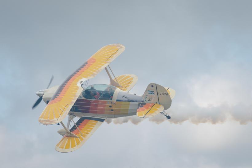 America Express, lider de audiență. Adrenalină la cote maxime, la proba zborului acrobatic. Diseară sunt desemnate cele două echipe finaliste! 18876979
