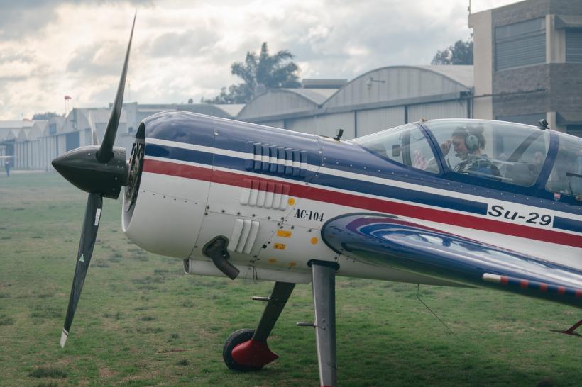 America Express, lider de audiență. Adrenalină la cote maxime, la proba zborului acrobatic. Diseară sunt desemnate cele două echipe finaliste! 18876983