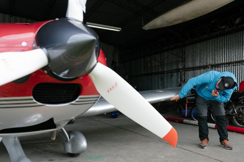 America Express, lider de audiență. Adrenalină la cote maxime, la proba zborului acrobatic. Diseară sunt desemnate cele două echipe finaliste! 18876984