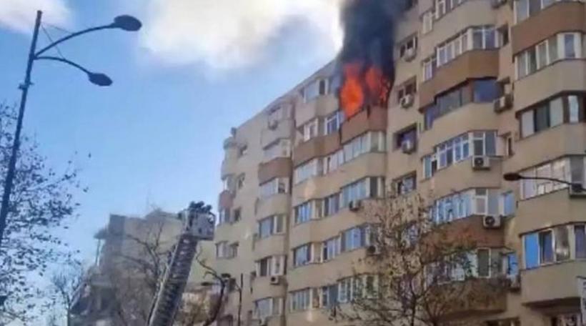 Incendiu produs la un apartament situat pe Calea Dorobanților, din Capitală. Două persoane au fost duse la spital