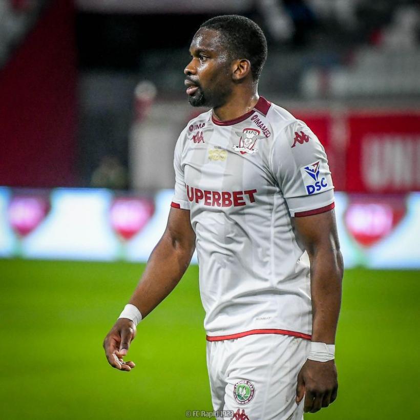 Rapid a încheiat contractul cu atacantul congolez Juvhel Tsoumou 18877163