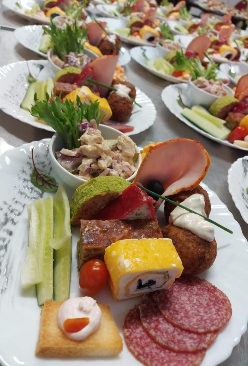 „Ce preț să punem la meniul de Revelion?” 18876991