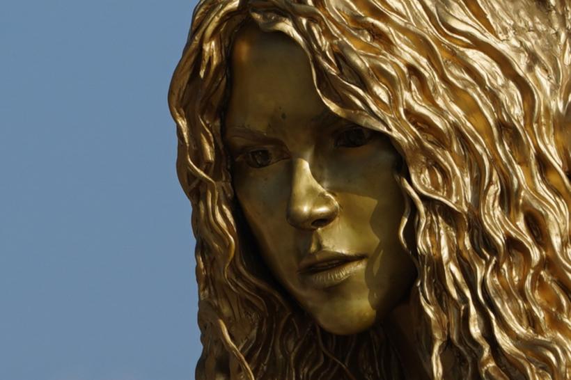 Statuie sexy pentru Shakira, în oraşul său natal din Columbia 18877144